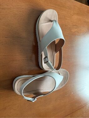 UGG Women’s White Slingback Sandals